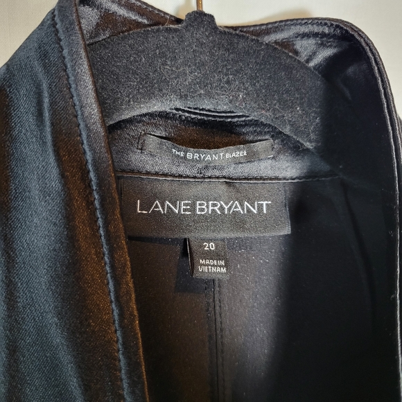 Lane Bryant The Bryant Blazer black velvet blazer with satiny lapel Size 20 - Picture 6 of 9